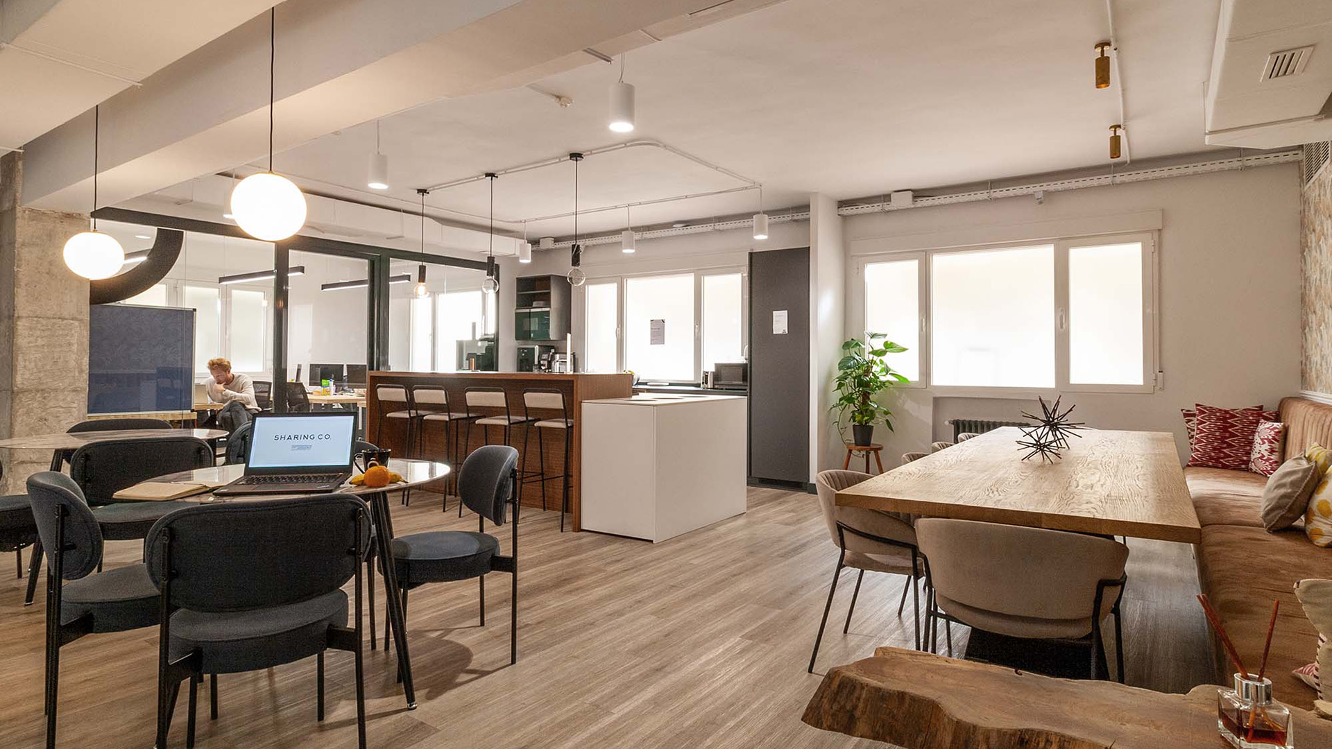 ÁREA COMÚN - COMEDOR